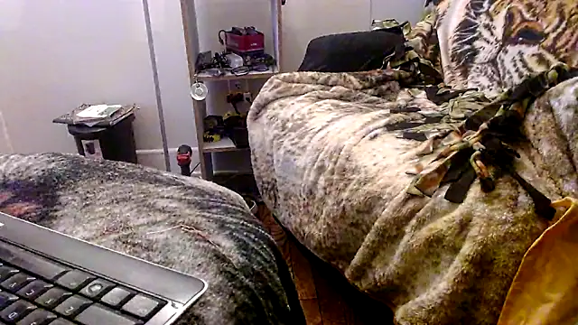 Snapshot of justinewe69 chatting on January 6, 2026, 3:43 am justinewe69 online show from January 6, 2026, 3:43 am