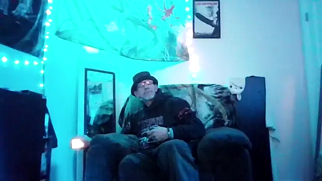 Snapshot of justinewe69 chatting on February 28, 2026, 4:35 am justinewe69 online show from February 28, 2026, 4:35 am
