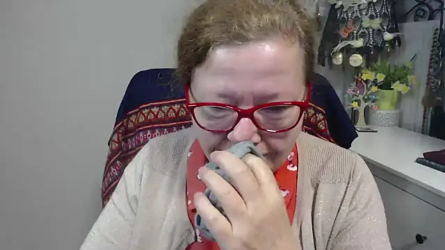 Adelewildx online show from November 10, 2025, 5:06 am