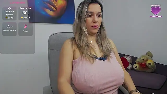 Snapshot of NattyBoobs chatting on December 2, 2025, 7:14 am NattyBoobs online show from December 2, 2025, 7:14 am