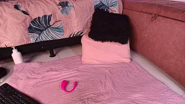 emyli sw  online show from January 8, 2025, 9:10 am