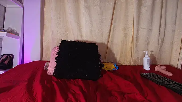 emyli sw  online show from March 19, 2025, 6:14 am