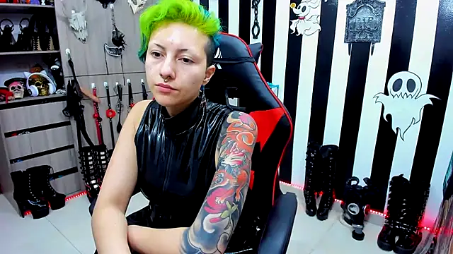 Snapshot of Mistress_Yelena chatting on December 9, 2024, 8:12 pm Mistress Yelena online show from December 9, 2024, 8:12 pm