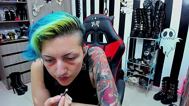 Snapshot of Mistress_Yelena chatting on February 7, 2025, 9:26 pm Mistress Yelena online show from February 7, 2025, 9:26 pm