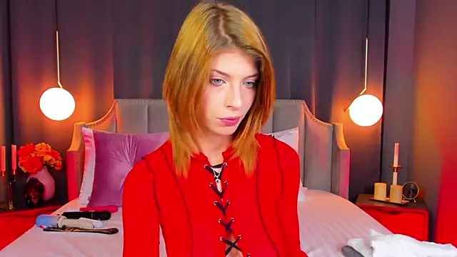 AdoraLynn online show from November 3, 2025, 7:48 pm