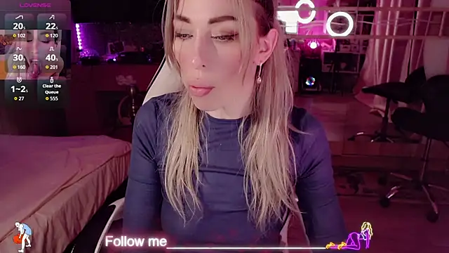 AnnieGOld  online show from March 31, 2026, 9:48 pm