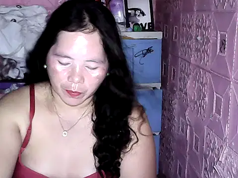 hotpusie 4u online show from March 5, 2026, 4:47 pm