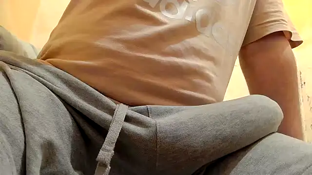 Snapshot of gae89tano chatting on November 3, 2025, 8:43 pm gae89tano online show from November 3, 2025, 8:43 pm