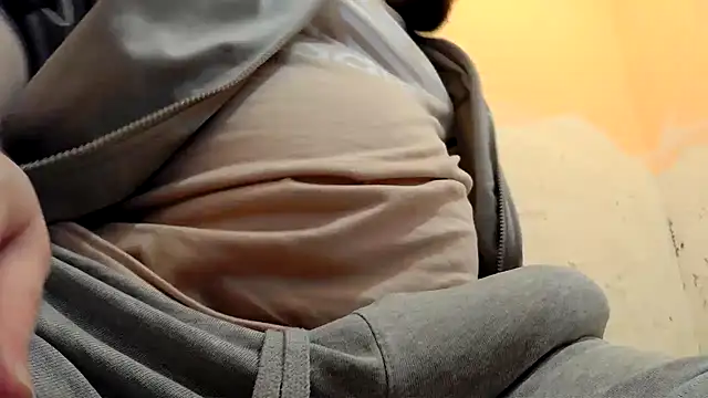 Snapshot of gae89tano chatting on November 6, 2025, 11:22 am gae89tano online show from November 6, 2025, 11:22 am