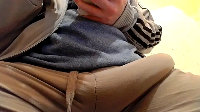 Snapshot of gae89tano chatting on November 16, 2025, 9:04 am gae89tano online show from November 16, 2025, 9:04 am