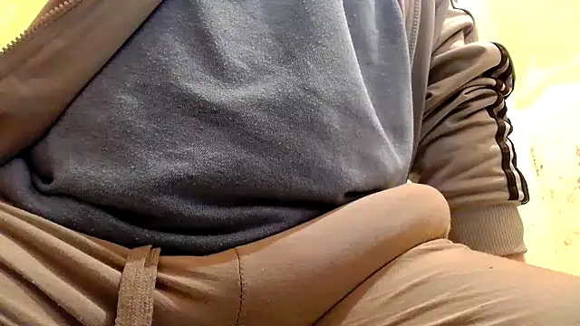 Snapshot of gae89tano chatting on November 18, 2025, 12:09 pm gae89tano online show from November 18, 2025, 12:09 pm