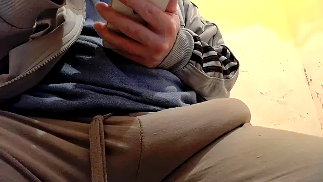 Snapshot of gae89tano chatting on November 23, 2025, 8:47 am gae89tano online show from November 23, 2025, 8:47 am