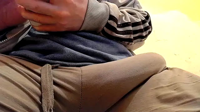 Snapshot of gae89tano chatting on November 27, 2025, 8:38 am gae89tano online show from November 27, 2025, 8:38 am