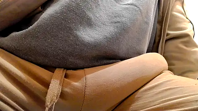 Snapshot of gae89tano chatting on November 27, 2025, 9:50 pm gae89tano online show from November 27, 2025, 9:50 pm