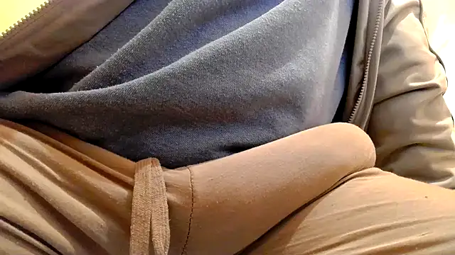 Snapshot of gae89tano chatting on November 29, 2025, 10:24 pm gae89tano online show from November 29, 2025, 10:24 pm