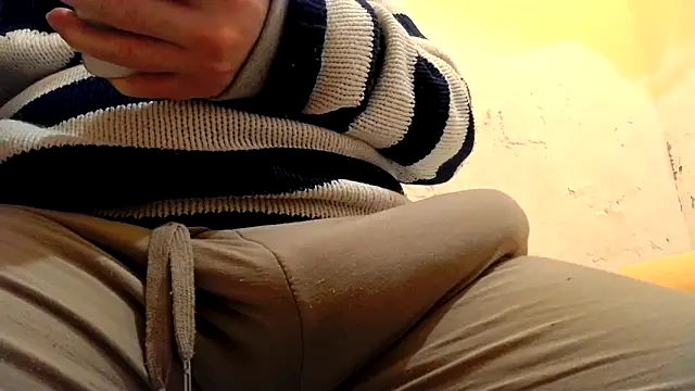 Snapshot of gae89tano chatting on December 15, 2025, 9:02 am gae89tano online show from December 15, 2025, 9:02 am