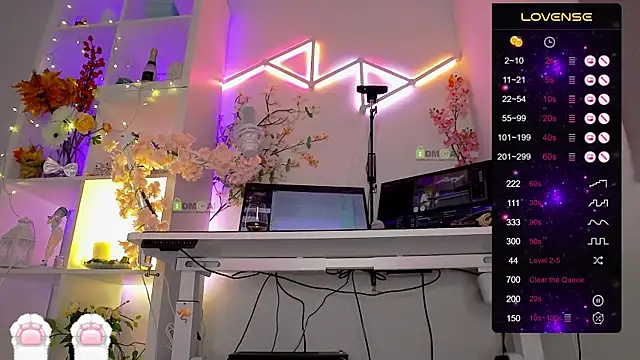 Snapshot of Elena-Marilyn chatting on November 18, 2025, 8:46 pm Elena-Marilyn online show from November 18, 2025, 8:46 pm