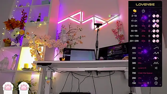 Snapshot of Elena-Marilyn chatting on November 21, 2025, 8:51 pm Elena-Marilyn online show from November 21, 2025, 8:51 pm