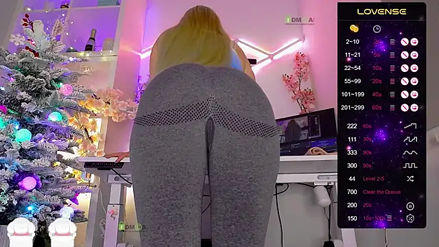 Snapshot of Elena-Marilyn chatting on November 30, 2025, 8:57 pm Elena-Marilyn online show from November 30, 2025, 8:57 pm