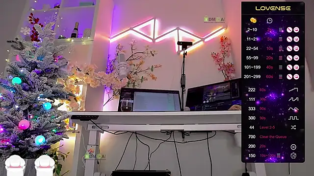 Snapshot of Elena-Marilyn chatting on December 3, 2025, 9:13 pm Elena-Marilyn online show from December 3, 2025, 9:13 pm