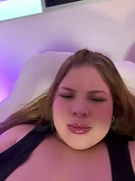 Snapshot of AshlyRouse chatting on February 22, 2025, 11:24 am AshlyRouse online show from February 22, 2025, 11:24 am