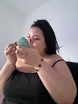 Snapshot of AshlyRouse chatting on October 4, 2025, 11:30 am AshlyRouse online show from October 4, 2025, 11:30 am