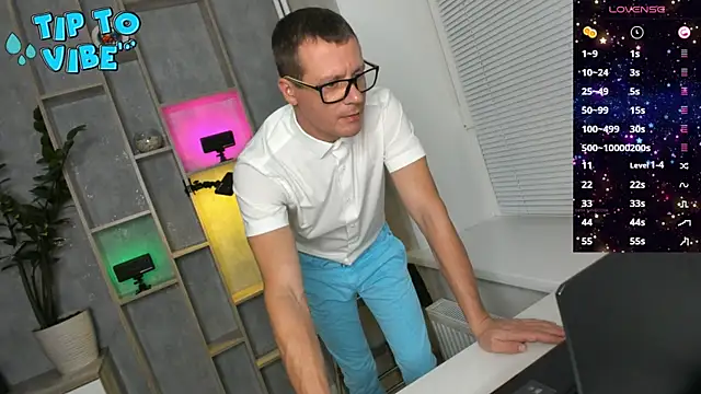 Smallnipples online show from December 4, 2025, 5:54 pm