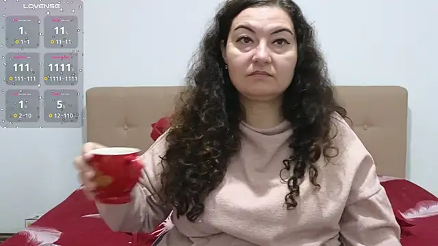 BBW MILF 4U online show from November 5, 2025, 6:35 am