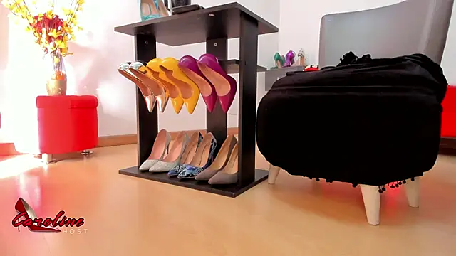 caroline host online show from March 23, 2026, 9:19 pm