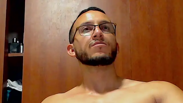 Snapshot of MarcusMilarc chatting on February 19, 2025, 1:08 am MarcusMilarc online show from February 19, 2025, 1:08 am
