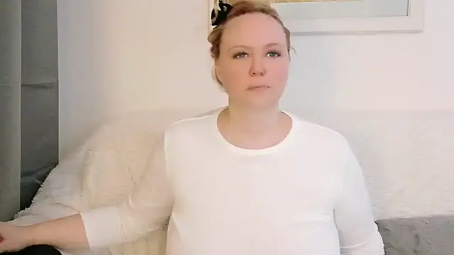 Sarah4you online show from February 16, 2026, 9:11 pm