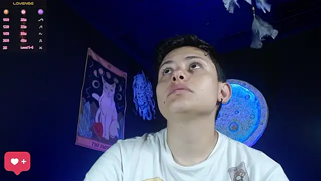 girl intense444 online show from February 5, 2026, 12:32 pm