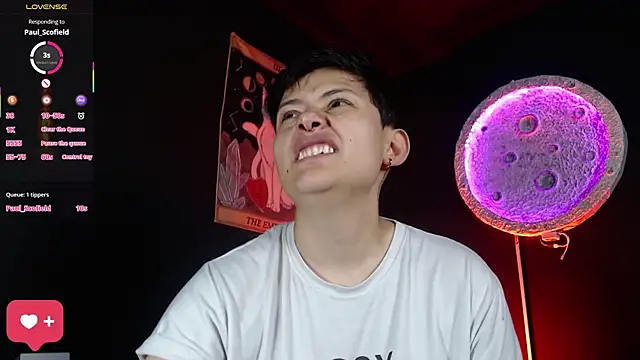 girl intense444 online show from April 12, 2026, 1:49 pm