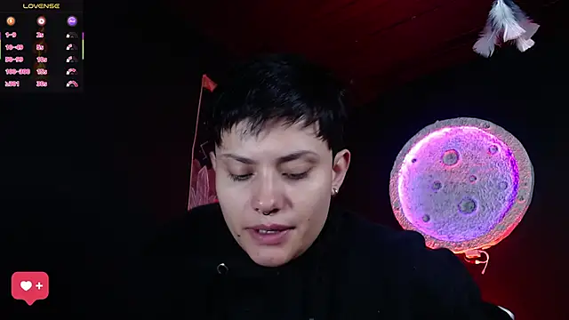 girl intense444 online show from April 13, 2026, 1:38 pm