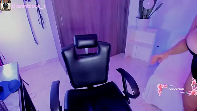 Snapshot of sharon_1 chatting on October 15, 2025, 3:39 am sharon 1 online show from October 15, 2025, 3:39 am