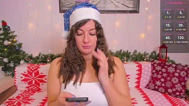 Snapshot of CrazyBeach chatting on December 31, 2024, 2:14 pm CrazyBeach online show from December 31, 2024, 2:14 pm