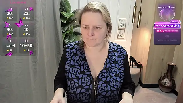 ScarlettSoft online show from April 7, 2026, 5:30 am