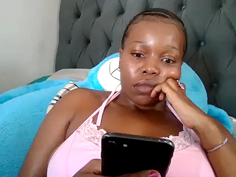 Snapshot of cherryontopy chatting on February 19, 2025, 12:22 pm cherryontopy online show from February 19, 2025, 12:22 pm