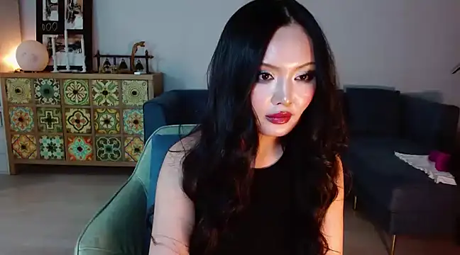 LinaKimthai online show from February 13, 2025, 3:14 pm