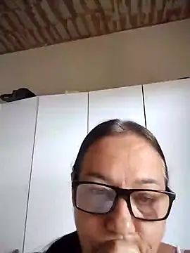 Snapshot of catdool chatting on January 31, 2025, 4:06 pm catdool online show from January 31, 2025, 4:06 pm