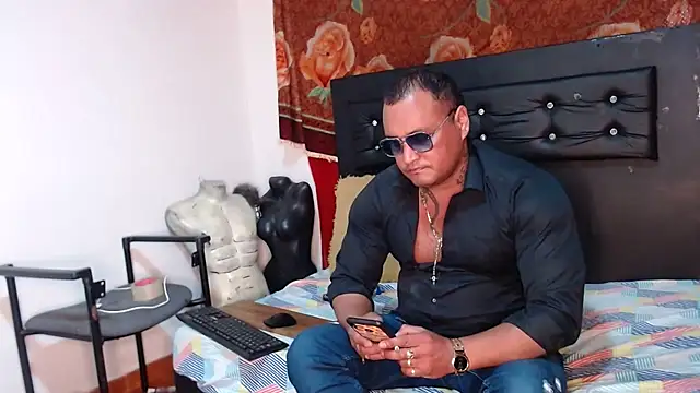 hardrock982 online show from November 20, 2025, 2:06 pm