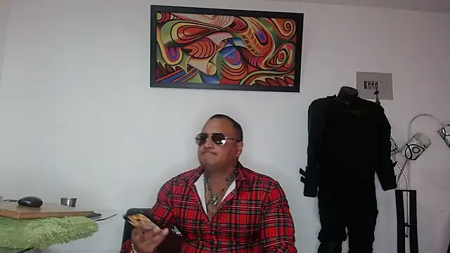 Snapshot of hardrock982 chatting on April 24, 2026, 1:35 pm hardrock982 online show from April 24, 2026, 1:35 pm