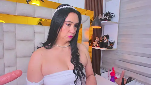 bigass monic online show from November 6, 2025, 2:12 am