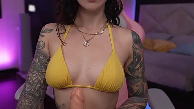 GirlGogo online show from November 6, 2025, 10:10 pm