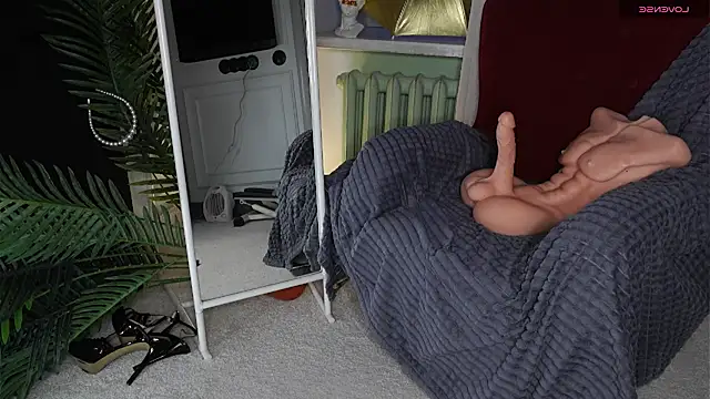 SofiaFoster  online show from November 14, 2025, 5:50 am