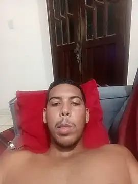 Vinicius5890 online show from May 3, 2026, 9:32 pm