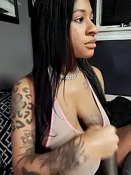 Snapshot of iitsolivia13 chatting on January 26, 2025, 12:48 am iitsolivia13 online show from January 26, 2025, 12:48 am