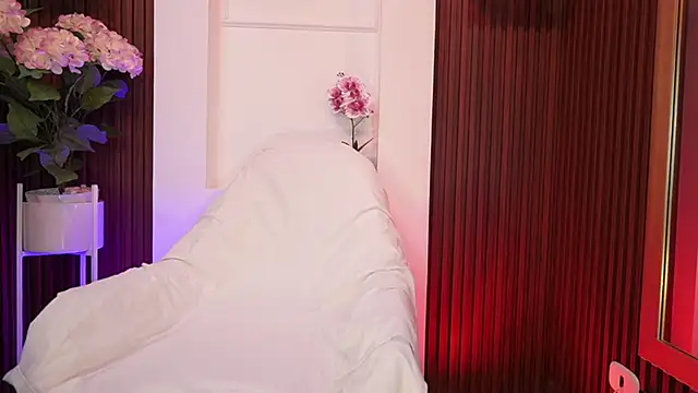 MaddyWattson online show from November 20, 2025, 11:43 am