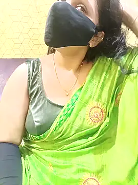 Snapshot of Rising_Smiler chatting on November 28, 2025, 6:10 pm Rising Smiler online show from November 28, 2025, 6:10 pm