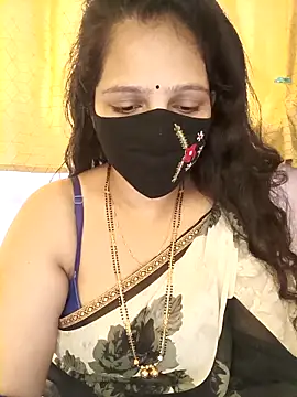 Snapshot of Rising_Smiler chatting on December 2, 2025, 5:46 am Rising Smiler online show from December 2, 2025, 5:46 am